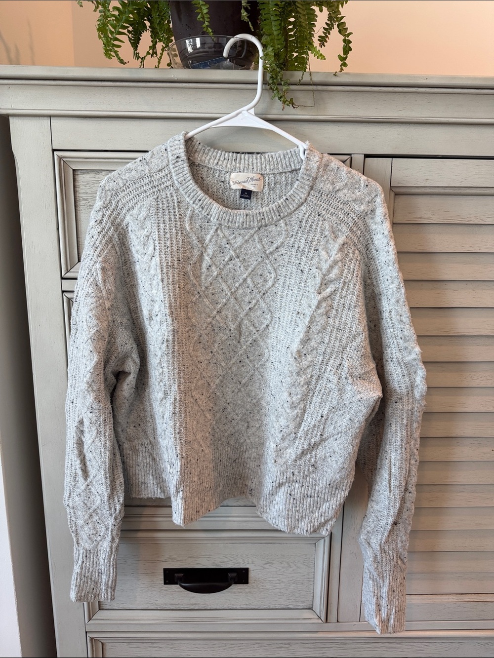 Universal Thread Women's Gray Cable Knit Crewneck Sweater